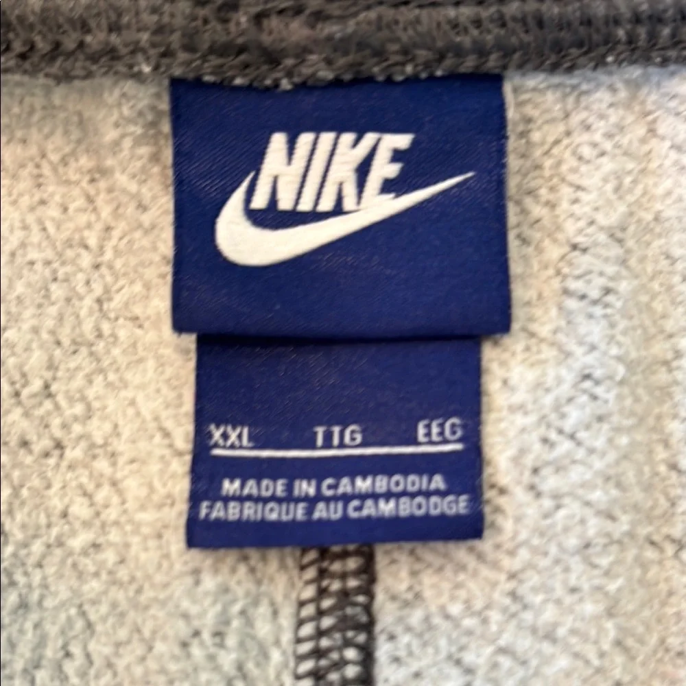 Men’s Nike Gray Sweatpants - Picture 2 of 4